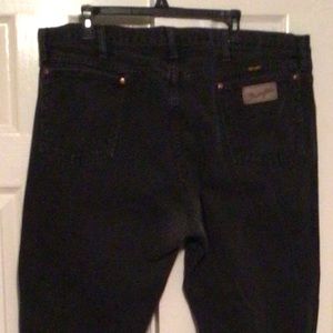 Wrangler 42x30 Black Cowboy-Cut Boot-Cut Jeans 13MWZWK, slightly worn